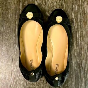Brand new, never worn Michael Kors flats. Size 6.5